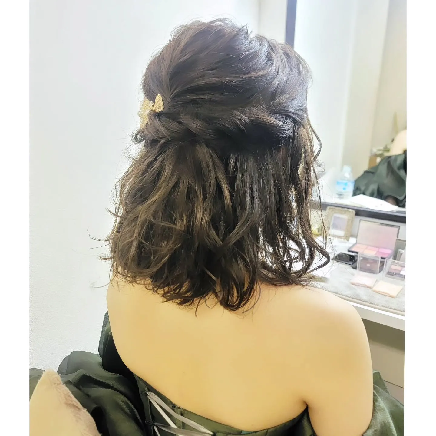 ミディアムボブのナチュラルウェーブのハーフアップ✨